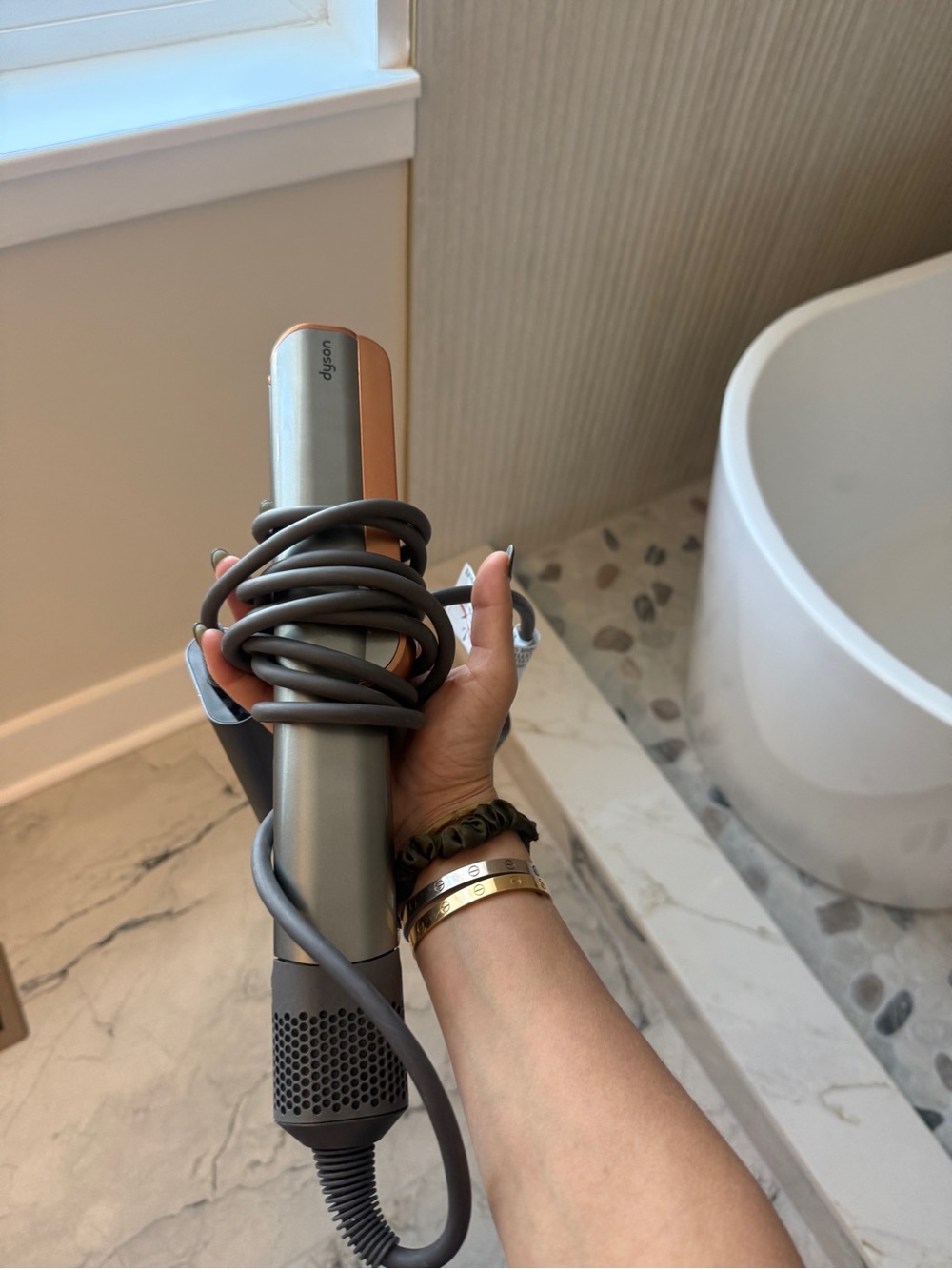Dyson air straight airstrait